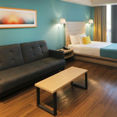 City Express Suites By Marriott Tijuana Rio Buitenkant foto