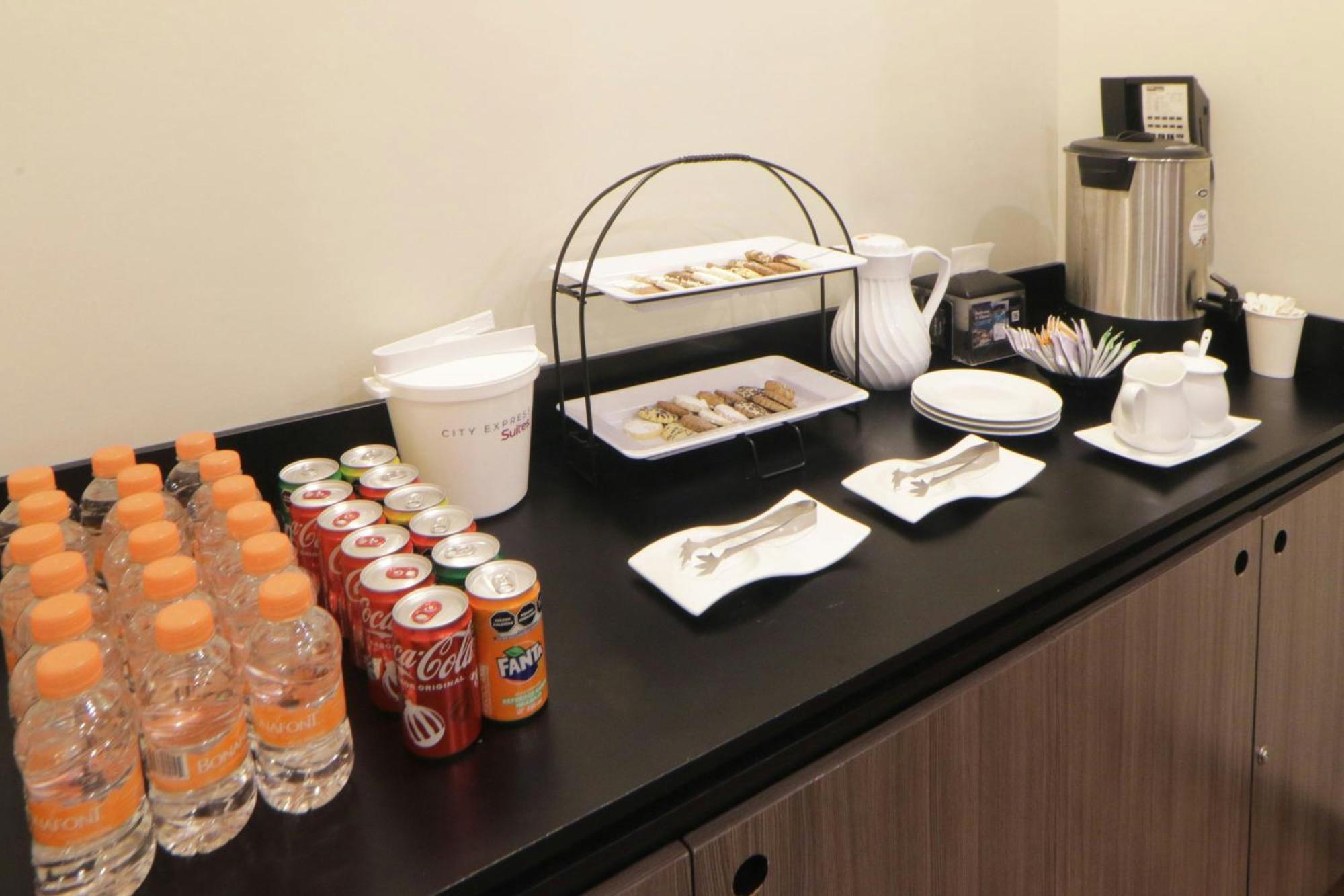 City Express Suites By Marriott Tijuana Rio Buitenkant foto